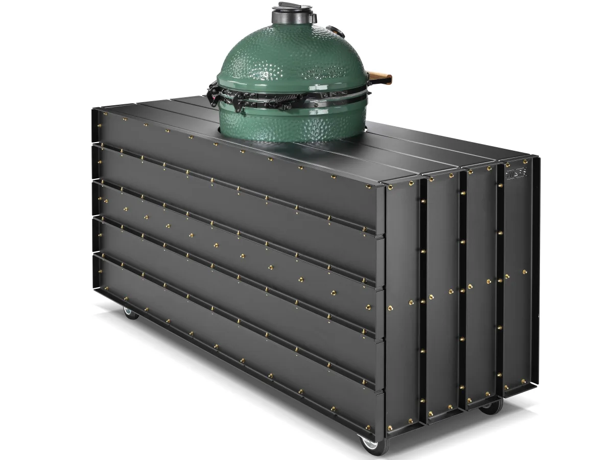 DWARS Kamado Table, Kamado Table Model L met Big Green Egg, gezien op de gesloten achterzijde met de messing bouten van het aluminium bouwsysteem, studiofoto op witte achtergrond